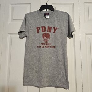 FDNY Officially Licensed Grey Graphic Tee - Size Small - Torkia Intl.